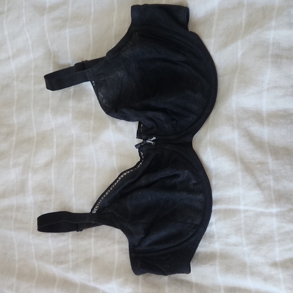 Chantelle Other - Chantelle 34DDD Black Lace Bra